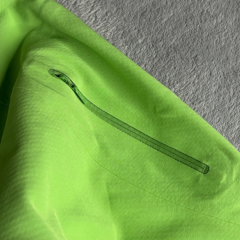 REI Softshell Jacket Womens M Lime Green Hiking Outdoor Full Zip water resistant - Picture 4 of 13
